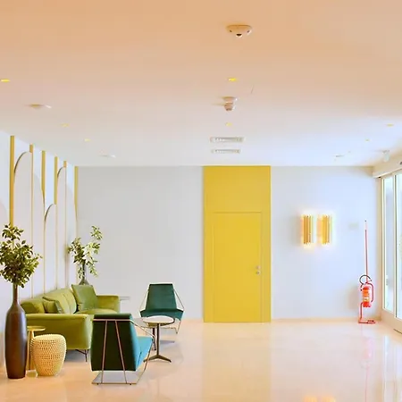 Charming With Terrace By The Sea Apartament