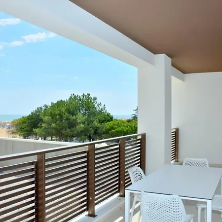 Apartament Charming With Terrace By The Sea