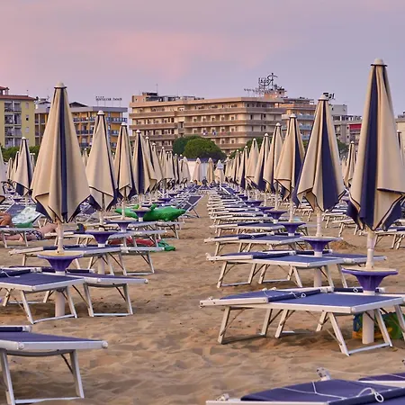 Charming With Terrace By The Sea *